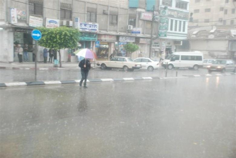 حالة الطقس: جو شديد البرودة وأمطار غزيرة مصحوبة بعواصف رعدية