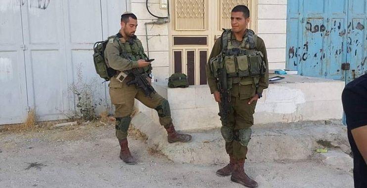 إغلاق منزل وقلق من إمكانية تسليمه للمستوطنين في الخليل