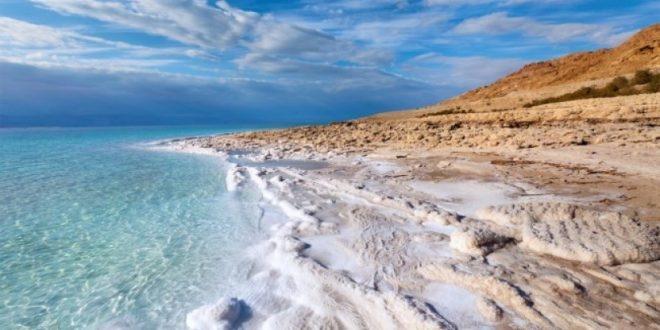 هآارتس تكشف عن خطة إنقاذ البحر الميت من الجفاف