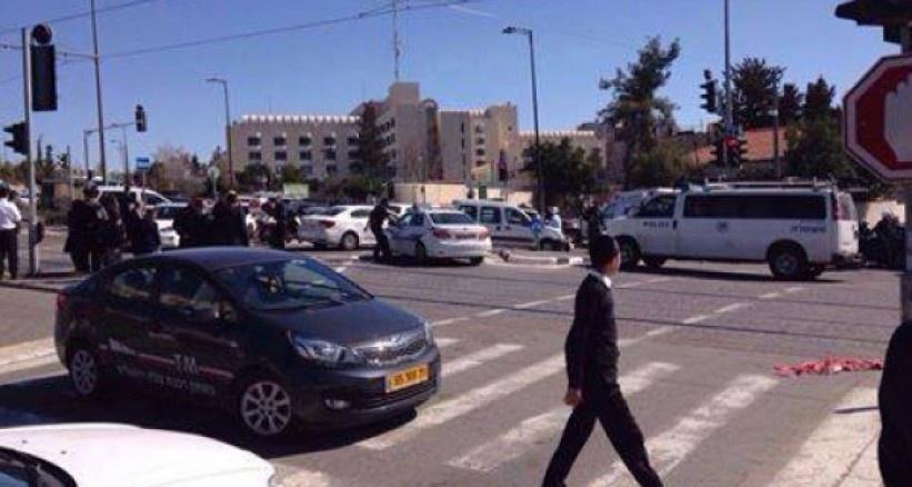 شرطة الاحتلال تطارد سيارة فلسطينية شمال القدس