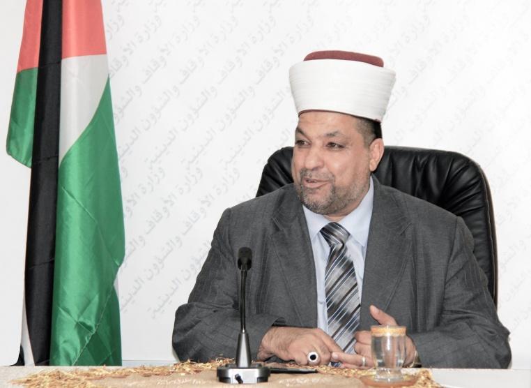 ادعيس يدعو لتخصيص خطبة الجمعة عن قانون منع الأذان