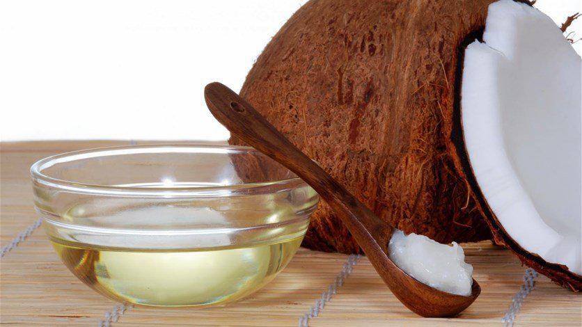 أسباب صحية مذهلة... ستدفعكم الى تناول زيت جوز الهند يومياً!