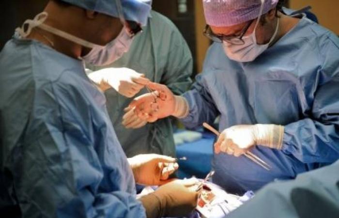 فيديو| لهذا السبب يمنعك الأطباء من تناول الطعام قبل العملية الجراحية!
