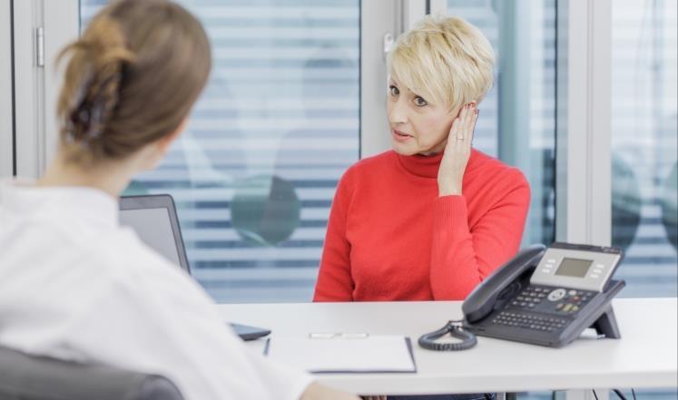 متى تستلزم آلام الأذن استشارة الطبيب؟