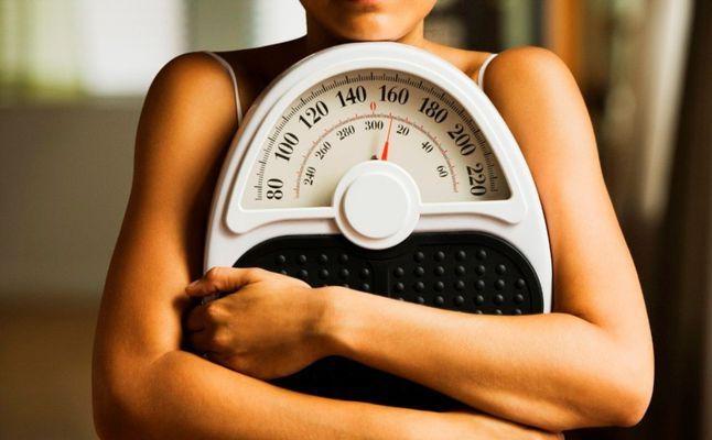 ماذا يحدث إن قستِ وزنكِ 15 مرّة في اليوم؟