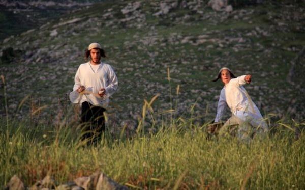 مستوطنون يهاجمون مواطنين ورعاة أغنام قرب قرية برقة