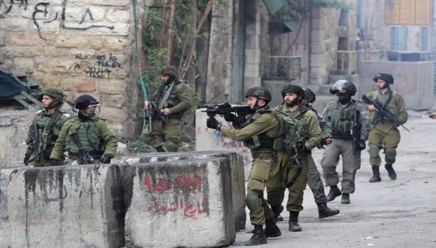 الاحتلال يقتحم بلدة بيت عوا جنوب الخليل