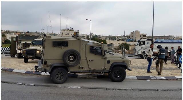 الاحتلال يغلق أحد مفترقات الطرق الرئيسية قرب الخليل