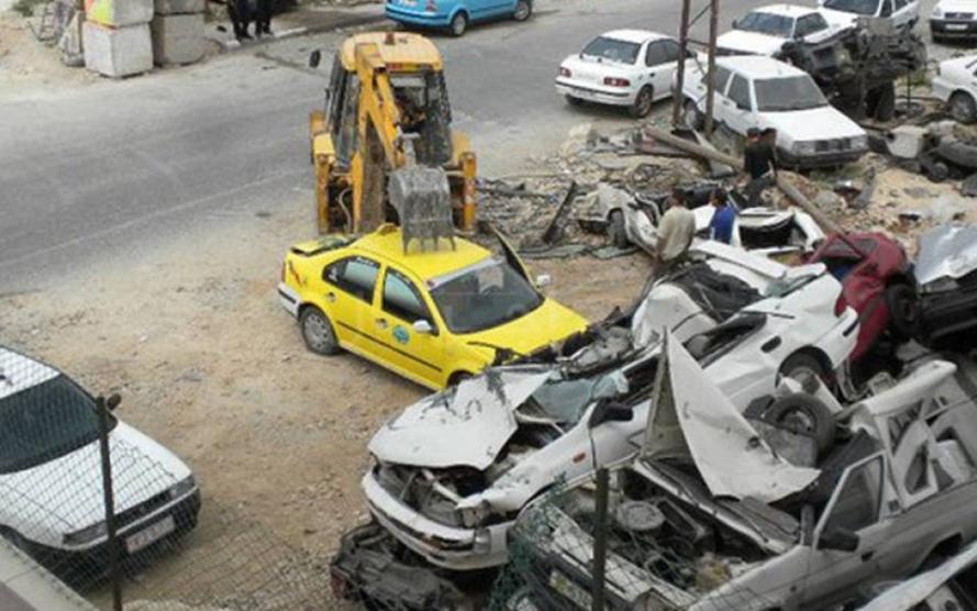 المواصلات تضع آليات لضبط مشاطب المركبات بالضفة