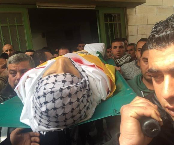 بالصور- الخليل تشيع جثماني الشهيدين أبو غازي والقيسية