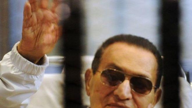 إخلاء سبيل الرئيس المصري السابق حسني مبارك