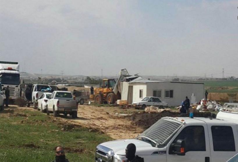 جرافات الإحتلال تخرّب مزروعات بدو النقب