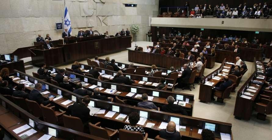 كنيست الاحتلال تقر قانون حظر الأذان والطيبي يصفه بـالعنصري