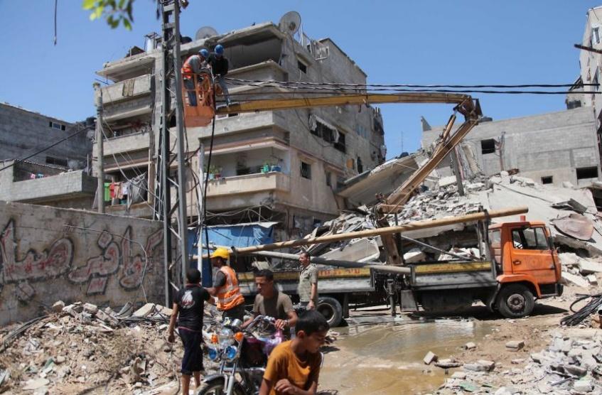 تعطل 4 خطوط كهرباء رئيسية نتيجة قصف الاحتلال على غزة