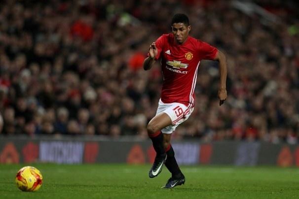 مانشستر يونايتد يواصل الزحف نحو المربع الذهبي للدوري الإنجليزي