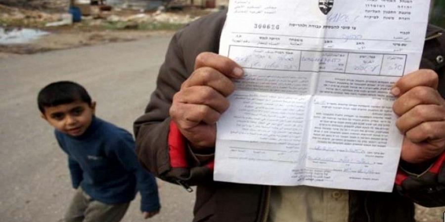 الاحتلال يستولي على مركبة ويخطر عائلات بترك منازلها جنوب طوباس