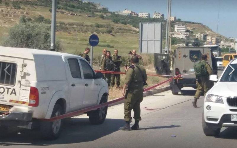 اصابة فلسطيني برصاص الاحتلال بحجة الطعن على حاجز حوارة جنوب نابلس
