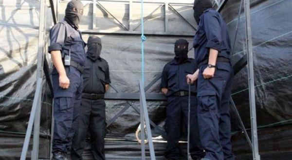 داخلية غزة تُنفذ حكم الاعدام بحق ثلاثة من عملاء الاحتلال بساحة المدينة