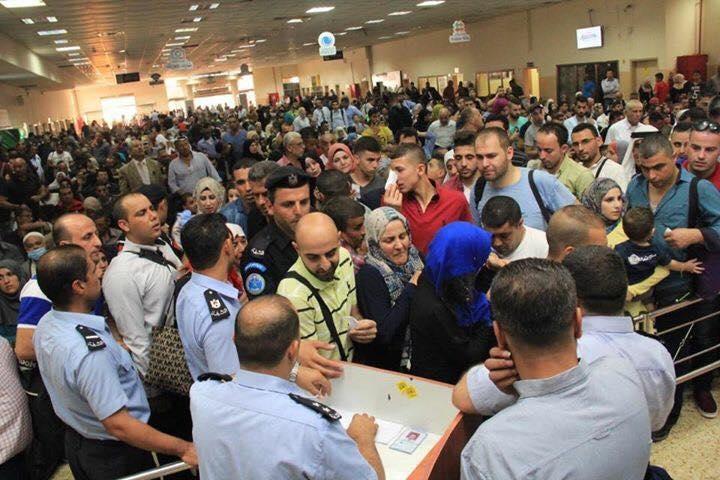 أزمة خانقة على معبر الكرامة صباح اليوم