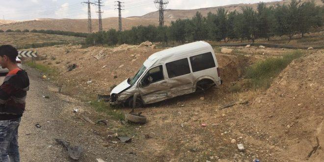 اصابة4مواطنين بينهم طفلان في حادث سير بالقدس المحتلة