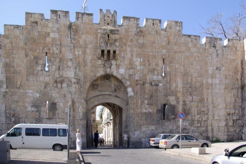 (محدّث) بالفيديو- إصابة شاب (20 عاماً) بحجّة تنفيذه عملية طعن لمستوطنة في القدس المحتلة