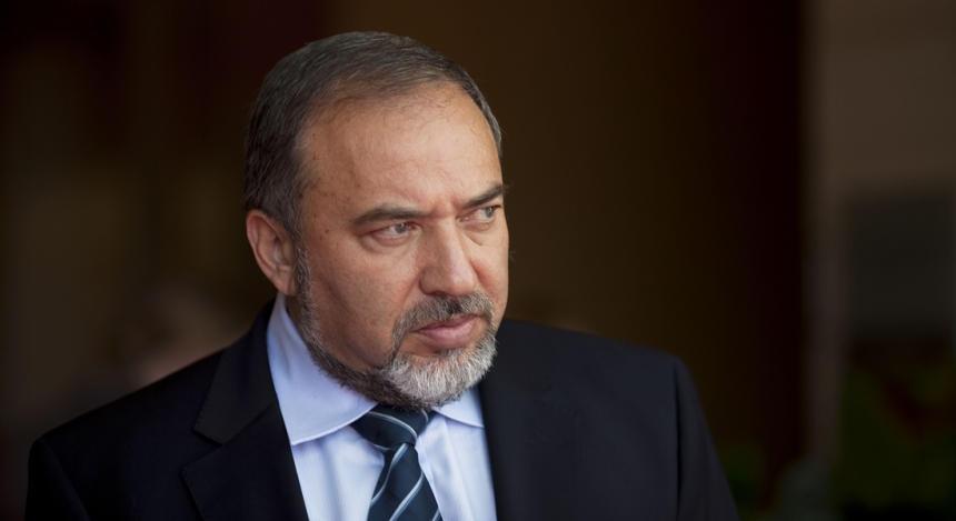 ليبرمان يدعي ان حماس اغتالت الشهيد فقهاء بسبب صراعات داخلية