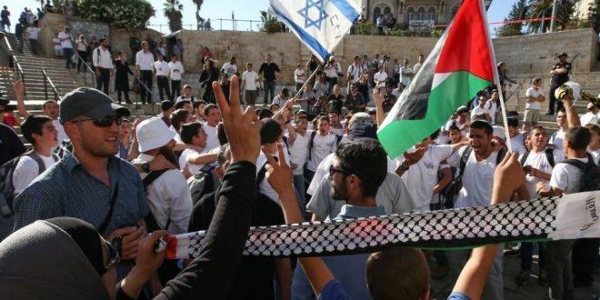 مسيرة جماهيرية بالقدس تطالب بانهاء الاحتلال