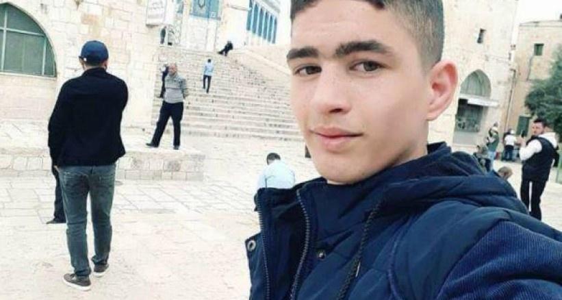 جماهير نابلس تشيع جثمان الشهيد الفتى أحمد غزال