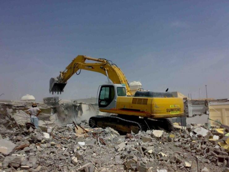 الاحتلال يهدم 6 منشآت تجارية في نعلين غرب رام الله