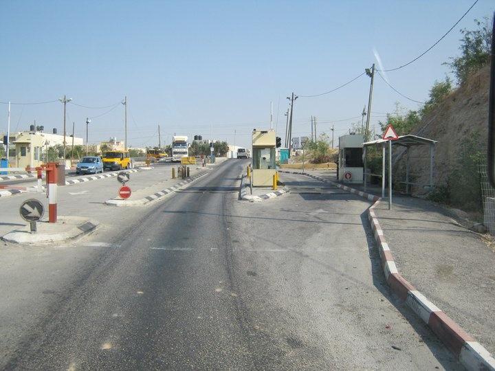 الاحتلال يعتقل شابا من بيت جالا على حاجز الكونتينر