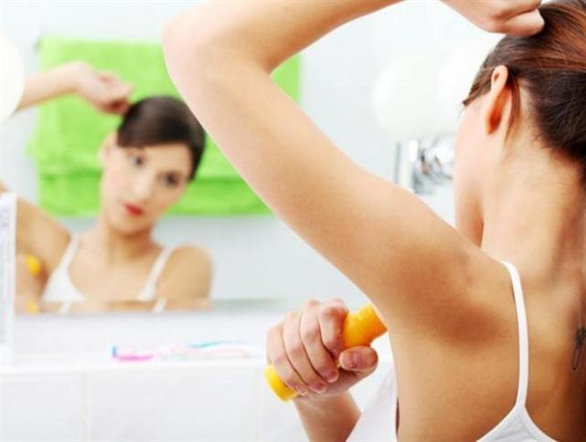 تعرّفوا إلى بدائل مزيل العرق...