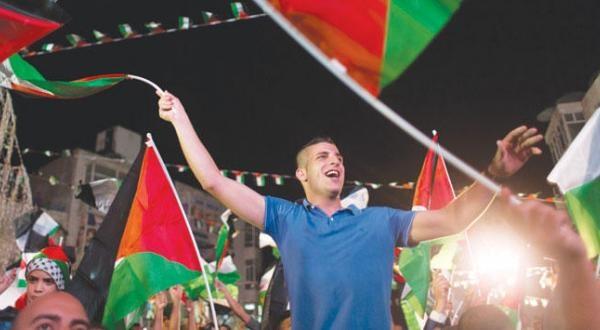 ناشطون فرنسيون يضربون عن الطعام تضامنا مع الأسرى