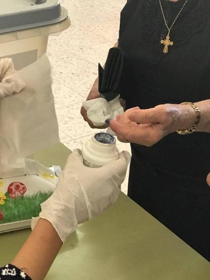 بالصور- بدء الإقتراع بانتخابات الهيئات المحلية بالضفة