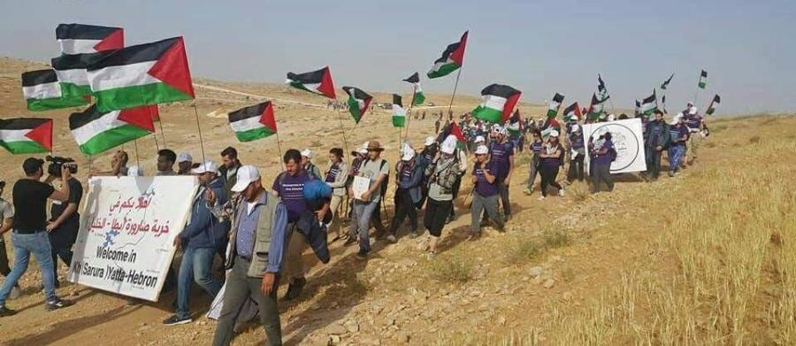 (بالصور) نشطاء يقيمون 