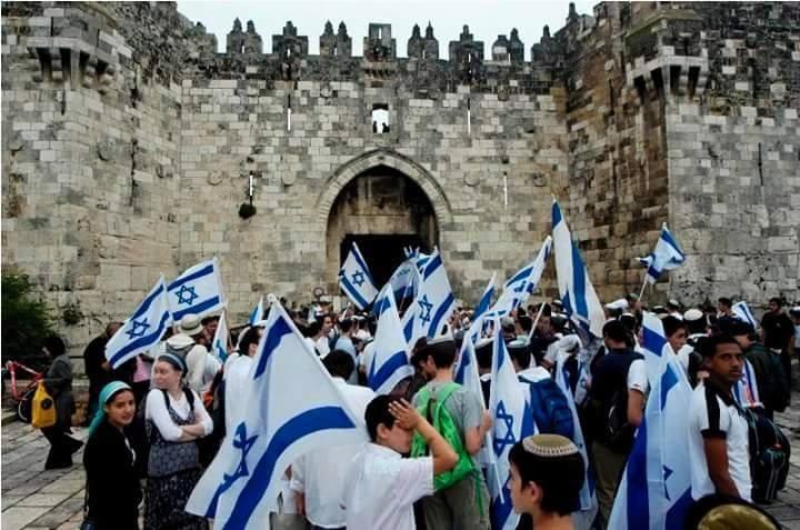 لأول مرة- مسيرة الاعلام اليهودية تطوف القدس المحتلة
