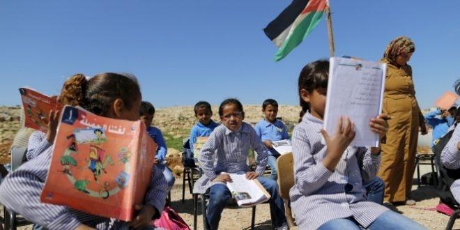 الاحتلال يوسع تدريس المنهاج الإسرائيلي بالقدس المحتلة