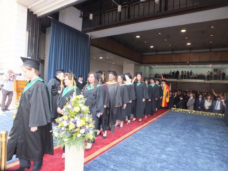 بالصور- جامعة بيت لحم تحتفل بتخريج الفوج الحادي والأربعين من طلبتها