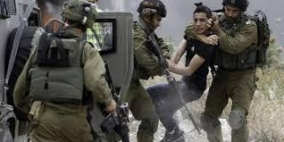 الاحتلال يحتجز شابين من قباطية ويعتدي عليهما بالضرب بمعسكر حوارة