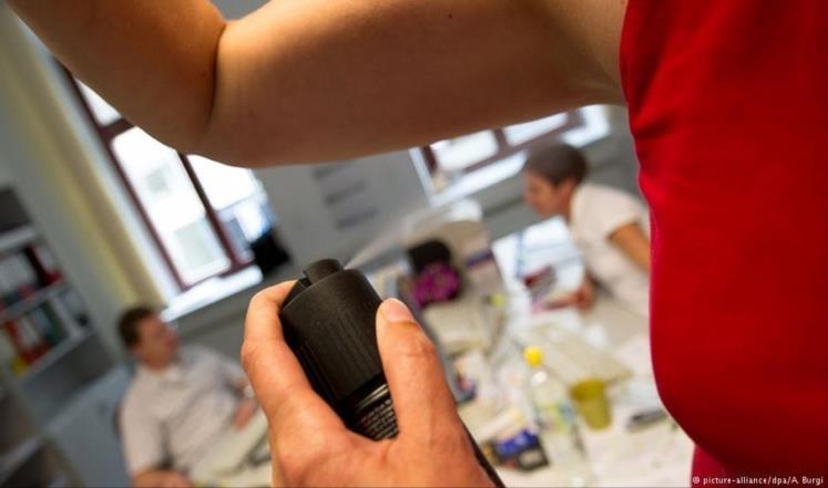 مزيلات العرق تزيد خطر سرطان الثدي