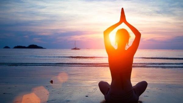 لكل من يعاني من ألم الظهر.. عليك باليوغا!