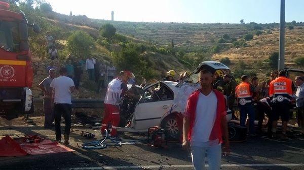 وفاة مواطن واصابات خطرة بحادث سير بين مركبة فلسطينية وحافلة اسرائلية جنوب بيت لحم