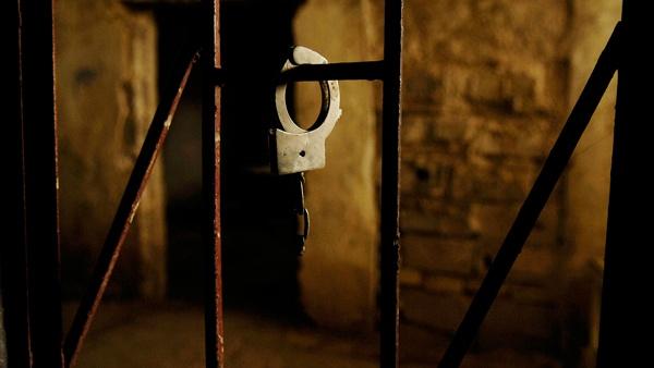 سلطات الاحتلال تُصدر أوامر اعتقال إداري بحق (34) أسيراً