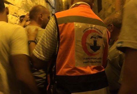 جنود الاحتلال يعتدون على المرابطين في باب الاسباط بعدانتهاء صلاة العشاء