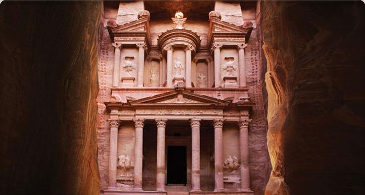 مجلس الوزراءالاردني يمدد العمل بقرار معاملة السائح العربي معاملة المواطن الاردني