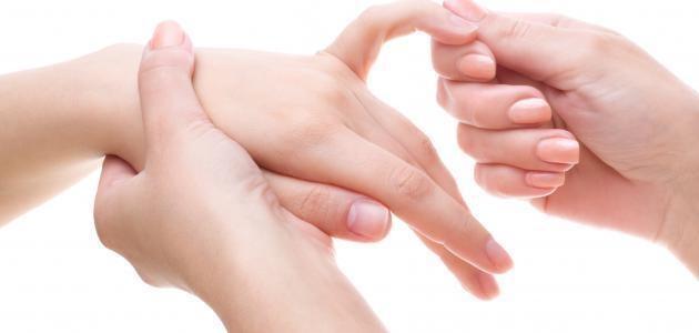 لماذا نشعر بالتنميل (الخدر) في أطرافنا