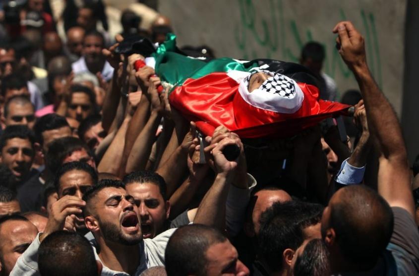 تشييع جثمان الشهيد الفتى نواجعة في يطا جنوب الخليل