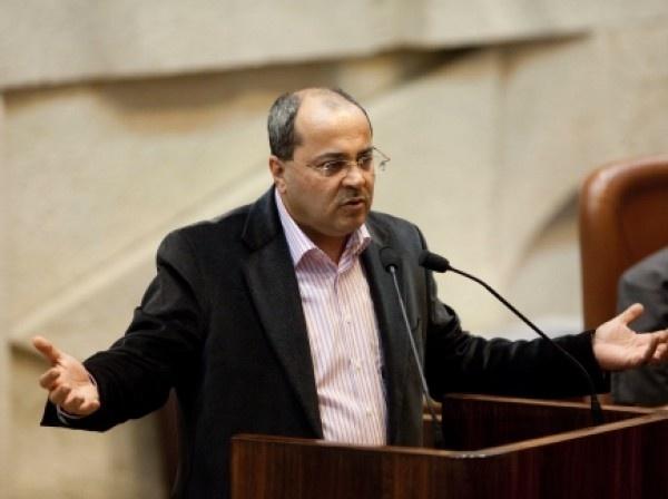 دعوات لاقصاء الطيبي من الكنيست