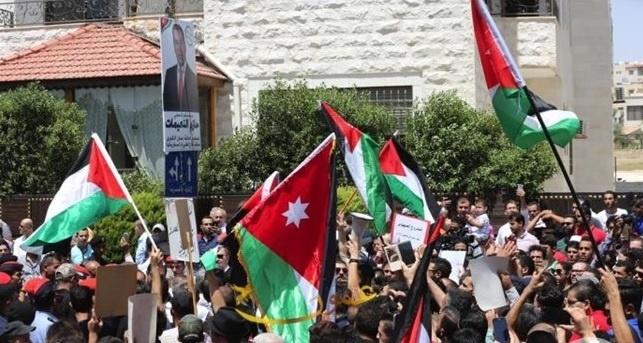 تظاهرة في عمان تطالب بالغاء اتفاق 