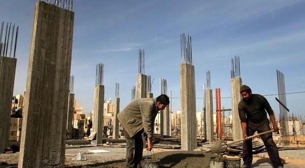 الاحتلال يسلم اخطارا بوقف بناء منزل في اذنا