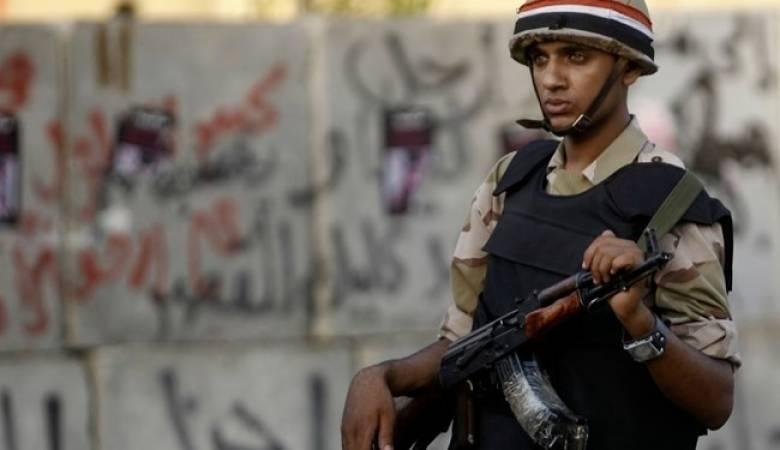 بالفيديو.. بطولة جندي مصري تنقذ العشرات في سيناء